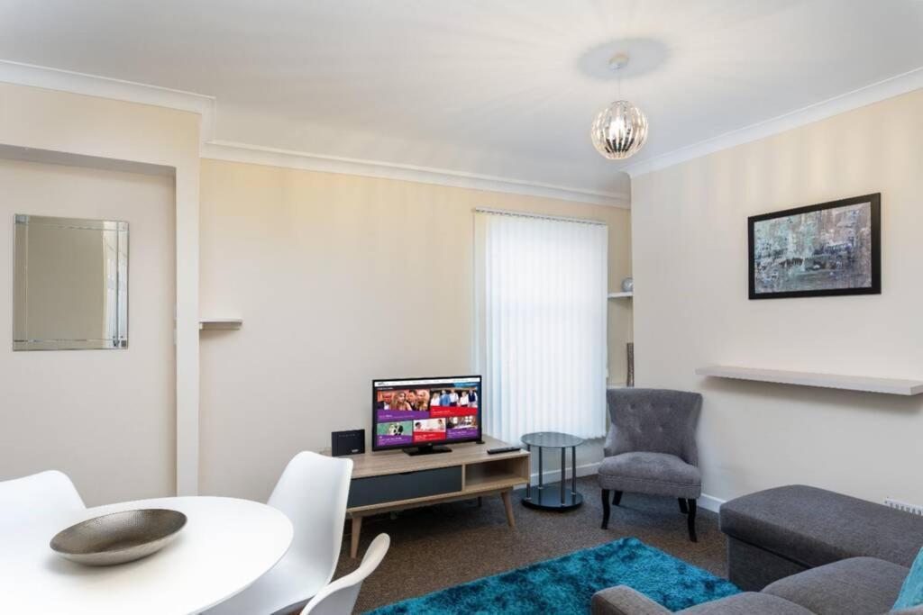 Sleeps 5, Smart Tv'S In Bedrooms Суонзи Екстериор снимка